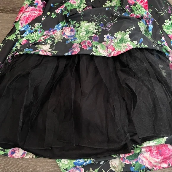 Size 1 Black Floral Two-Piece Prom Dress - Picture 9 of 9